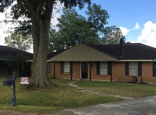 2463 Saint John Pl, Donaldsonville, LA 70346