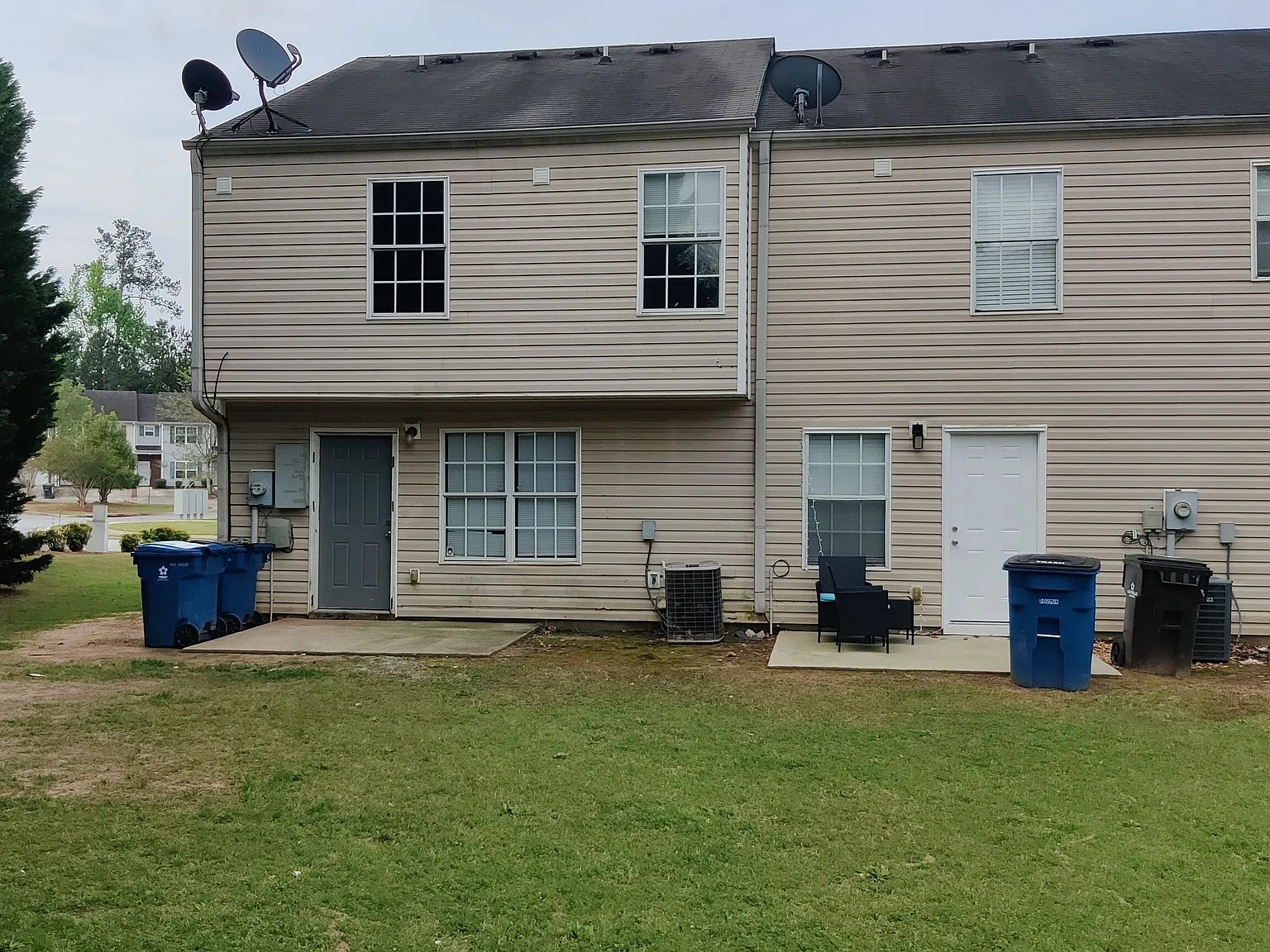 3 bed, 2.5 bath, 1220 sqft, $1,800 — Photo 4