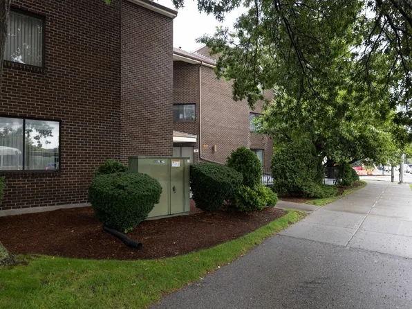 935 Washington St APT 16, Newton, MA 02460