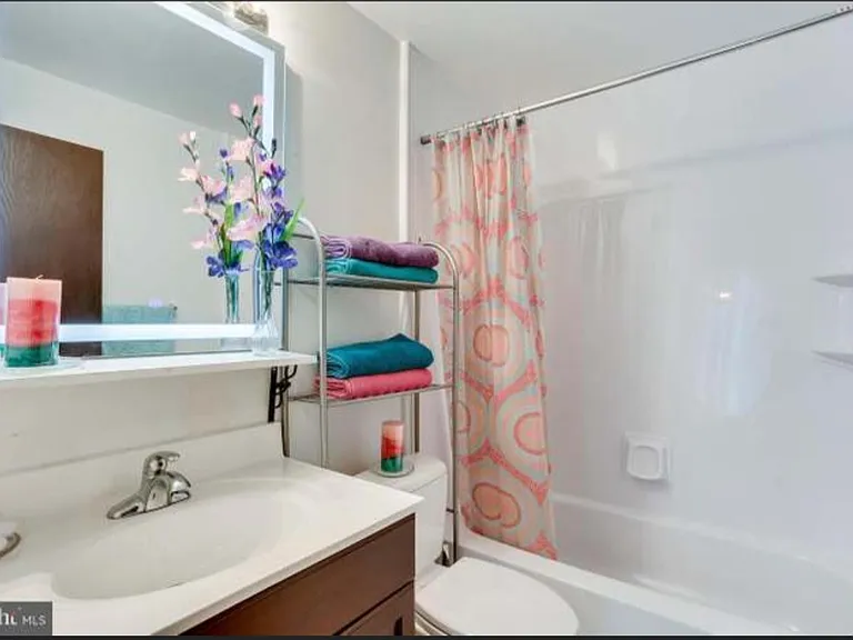 8723 Ridge Hollow Ct — Photo 17