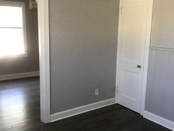 5th image of 409 1/2 S Duncan St APT A