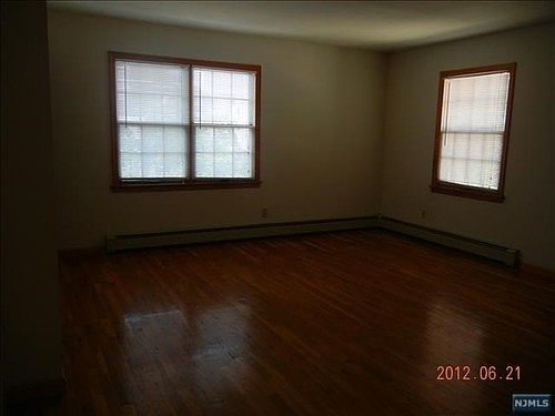 4th image of 35 Grant Ave