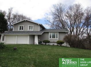 13918 Erskine St, Omaha, NE 68164