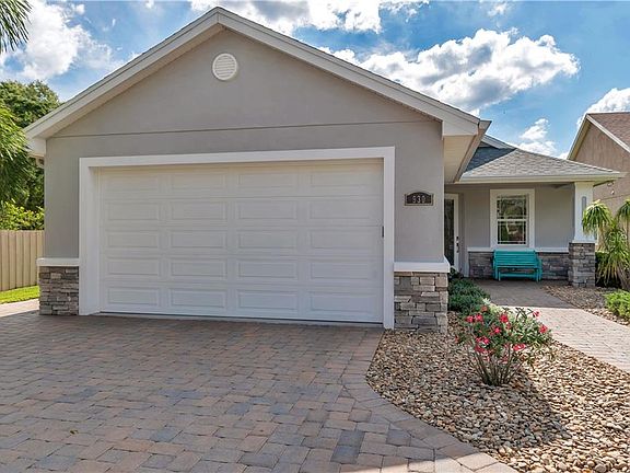 3rd image of 930 Oak Stone Dr