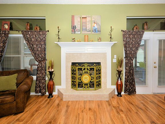 FAMILY ROOM FIREPLACE