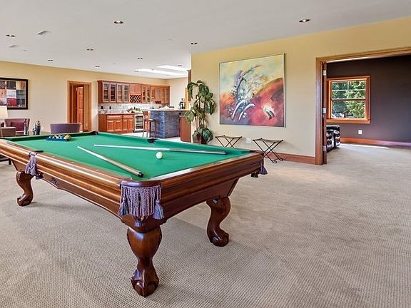 Common area on a second floor for your enjoyment