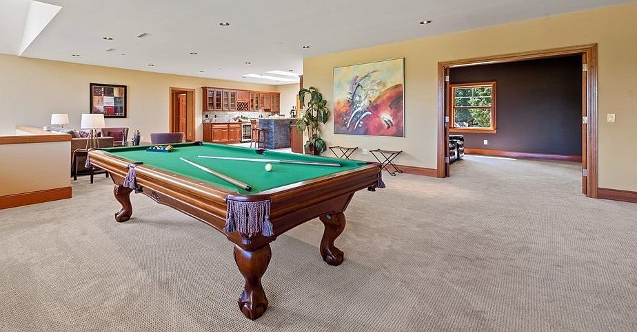 Common area on a second floor for your enjoyment