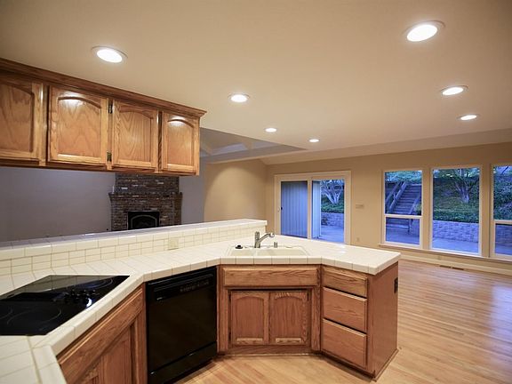 5th image of 1905 Hackamore Dr