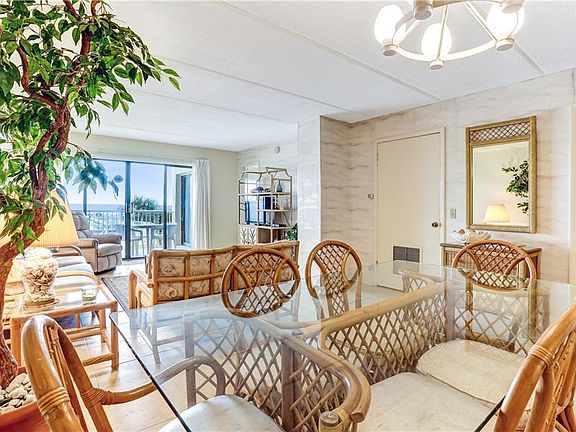 3rd image of 3240 S Fletcher Ave APT 104