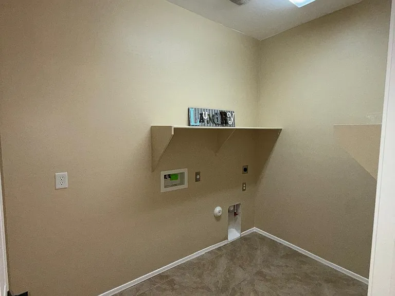 18328 W Saguaro Ln — Photo 16
