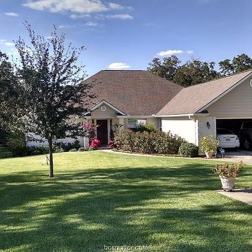 1st image of 11010 Forest Dr