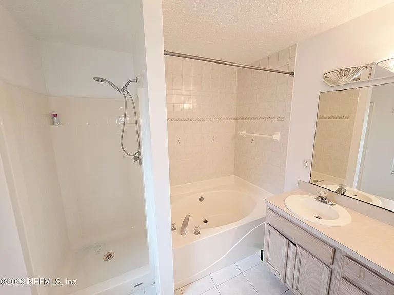38 Pebble Wood Ln — Photo 14