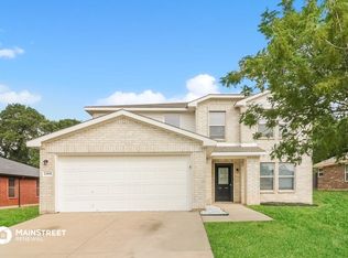 2408 Castle Pines Dr, Burleson, TX 76028