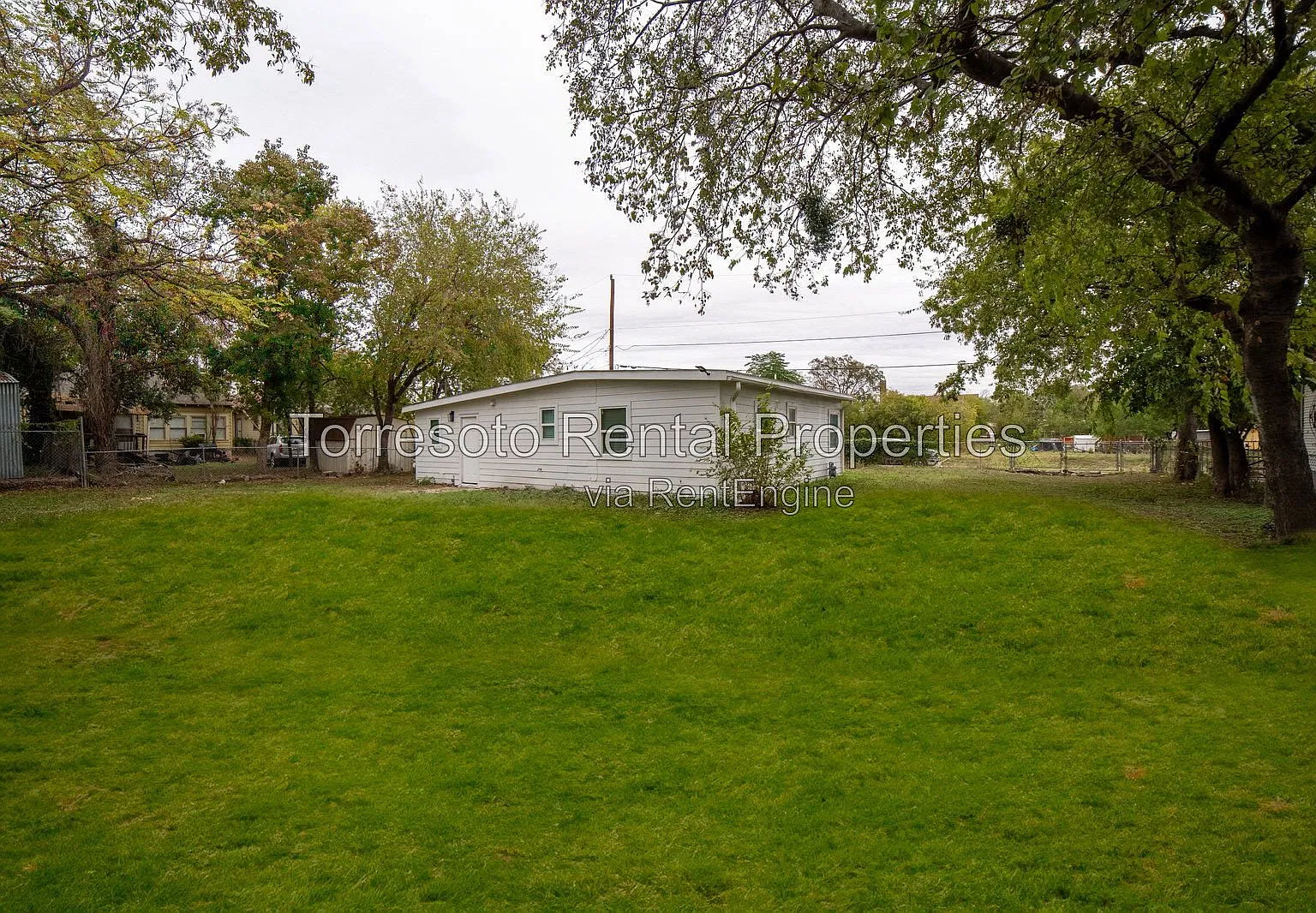 3 bed, 2.0 bath, $1,600 — Photo 2