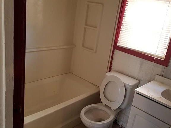 4th image of 6111 E 8th St