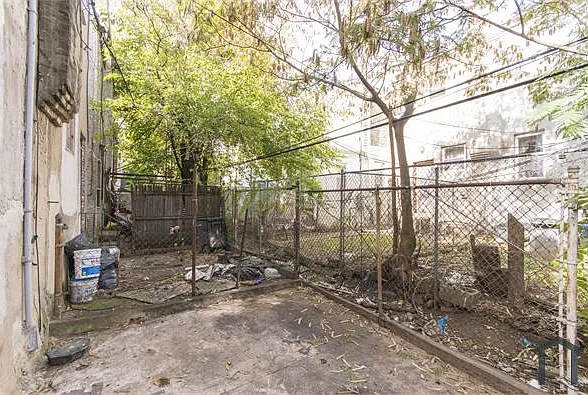 255 E Elkhart St — Photo 24