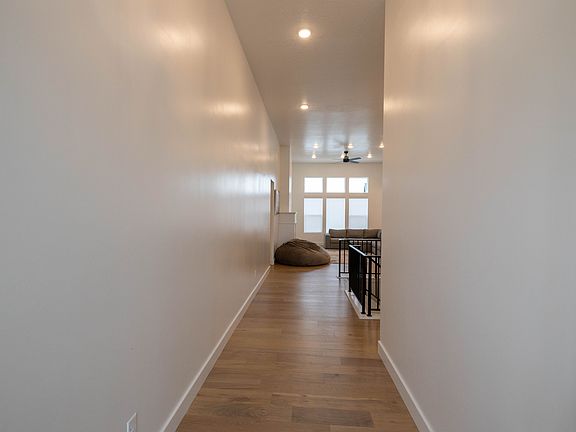 2nd image of 293 N Pheasant Dr