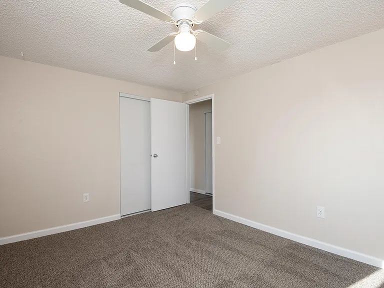 Candlelight Apartments — Photo 13