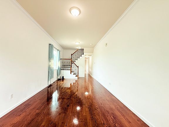 5th image of 21 Westport St