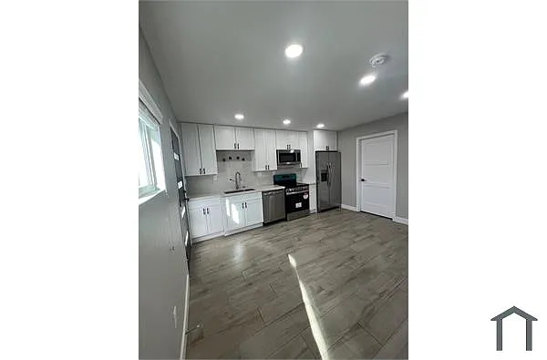 Building Photo - 3322 Altadena Ave
