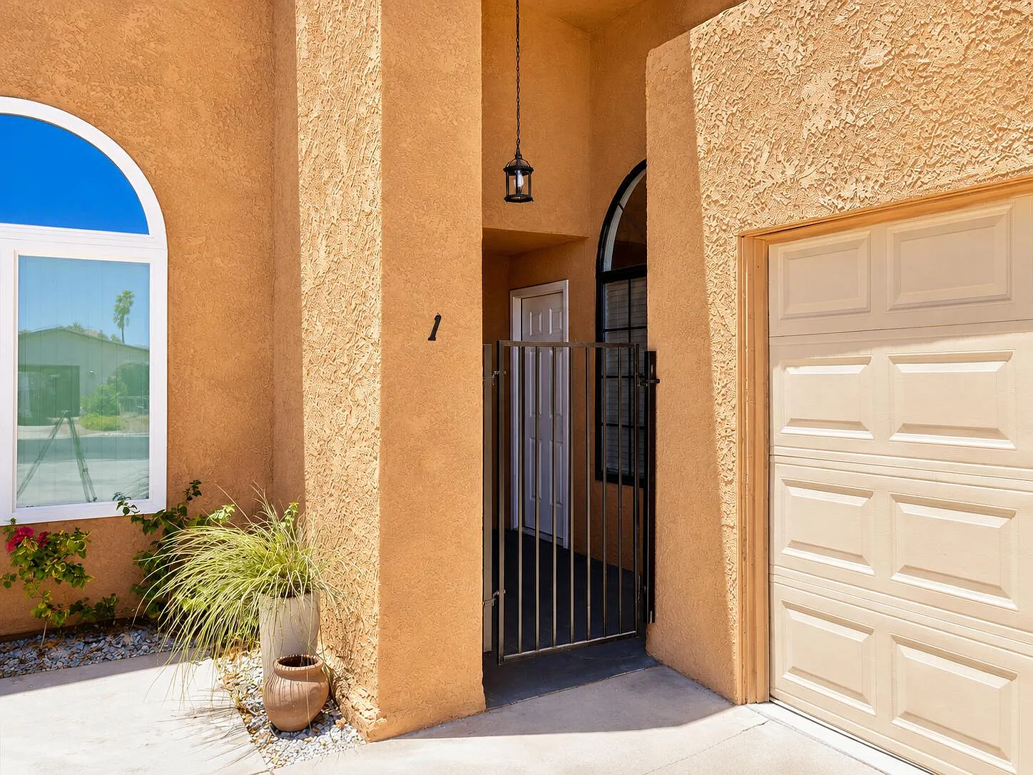 3 bed, 1114 sqft, $2,500 — Photo 4