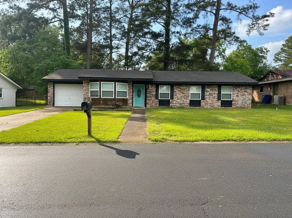 102 4th St, New Llano, LA 71461