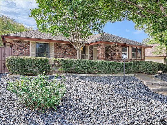 2nd image of 10842 Royal Bluff