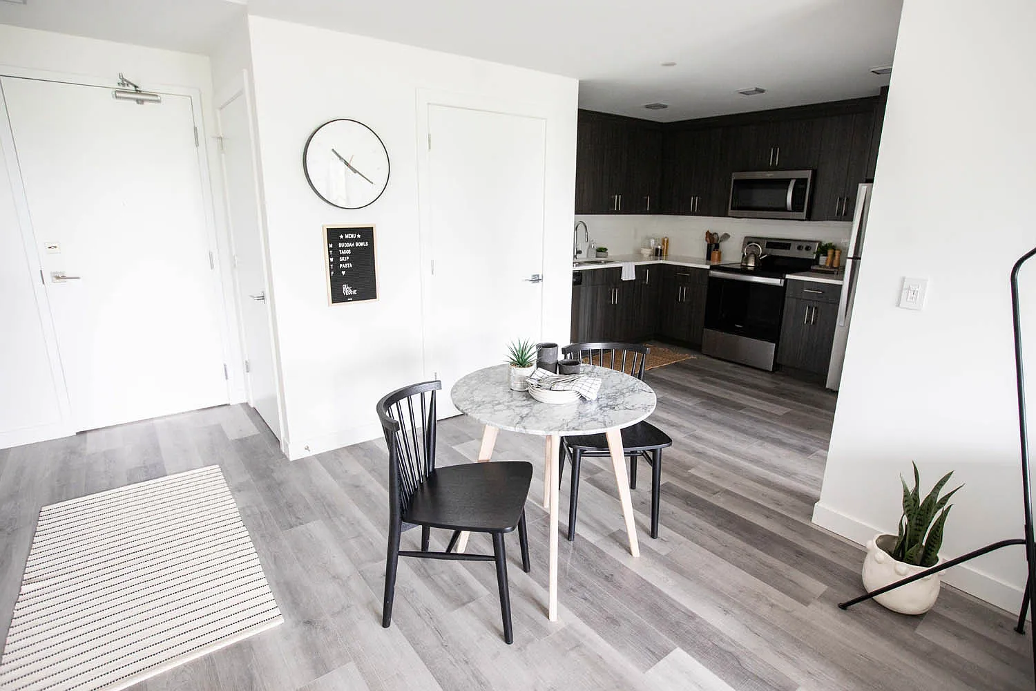 30 University Crescent — Photo 1