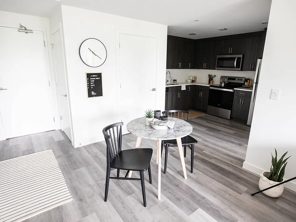 30 University Cres
