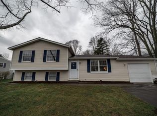 3304 Wildflower Dr, Walworth, NY 14568