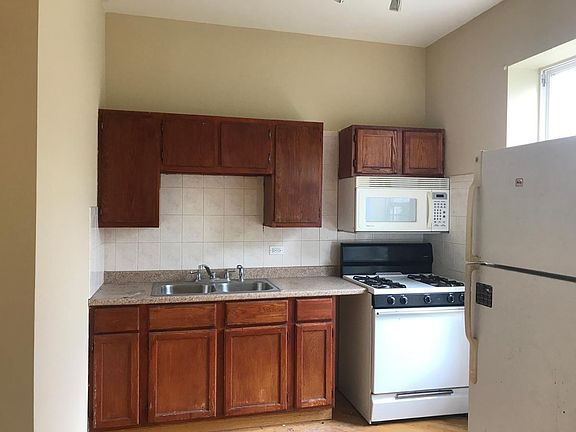 3rd image of 1301 S 50th Ct