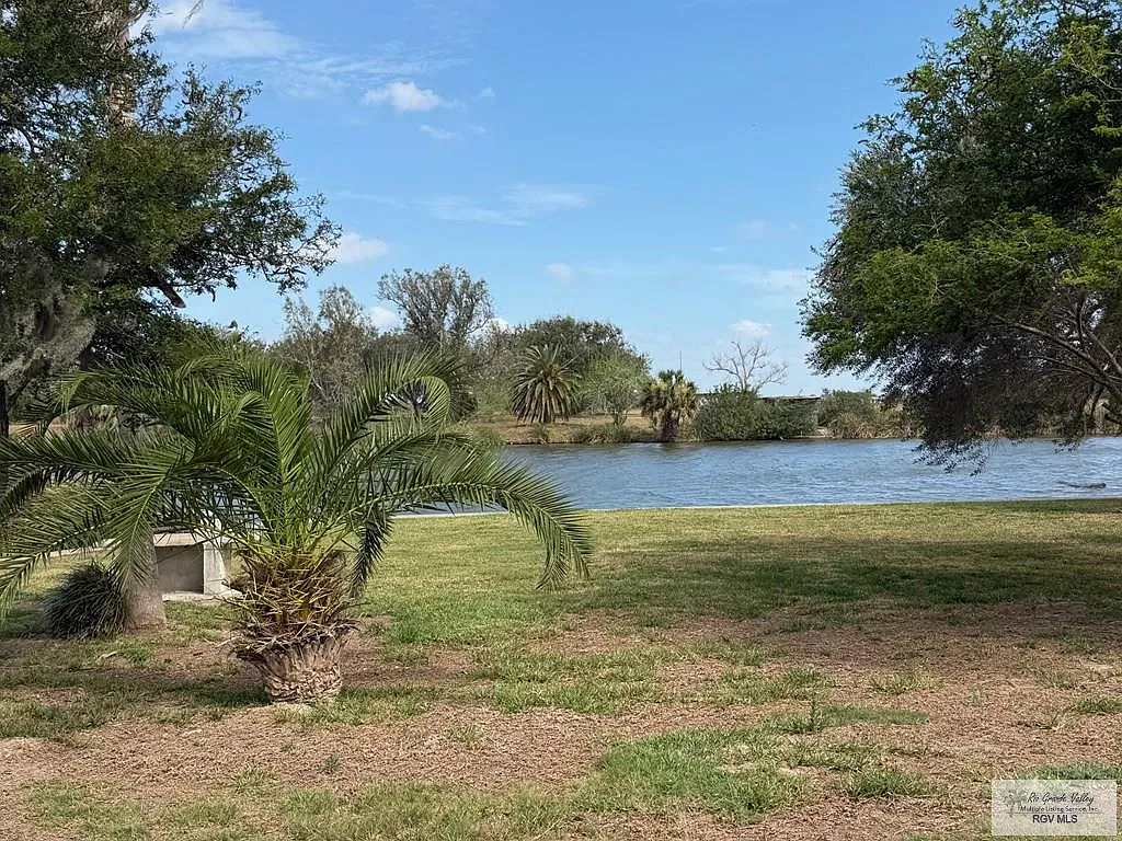 4 bed, 4.0 bath, 1488 sqft, $1,675 — Photo 2