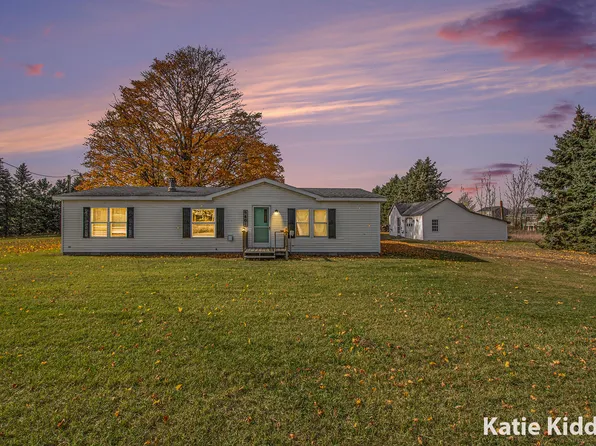9401 108th Ave, Zeeland, MI 49464