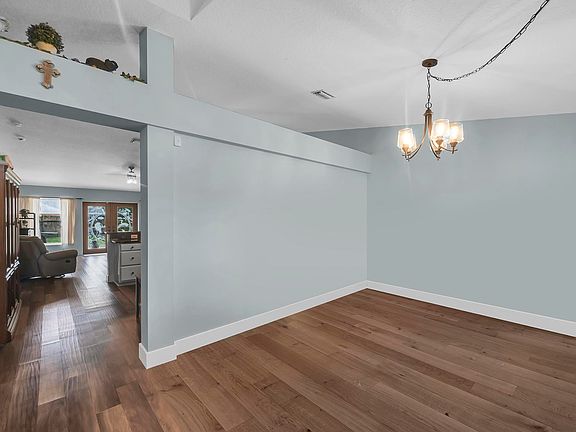 5th image of 621 SW Mccullough Avenue