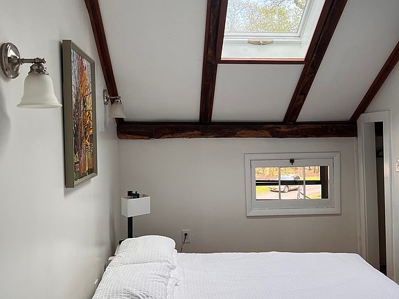 One of the double bedded rooms with ensuite bathroom