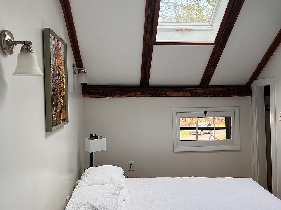 One of the double bedded rooms with ensuite bathroom