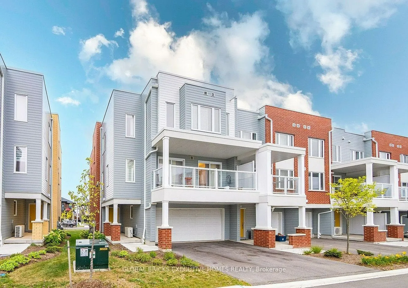 3 bed, $2,700 — Photo 1