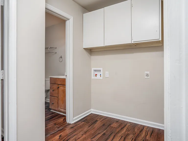 921 Planters St — Photo 8