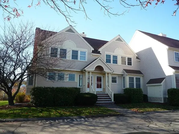 33 Water St APT 1, Danvers, MA 01923
