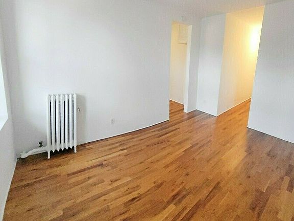 3rd image of 240 W 15th St #36