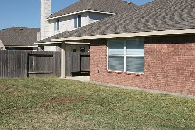 5118 Birch Manor Ln — Photo 2