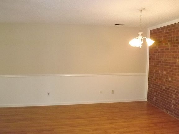 4th image of 1301 Ettington Ln
