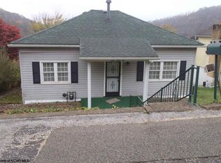 556 Pike St, Monongah, WV 26554