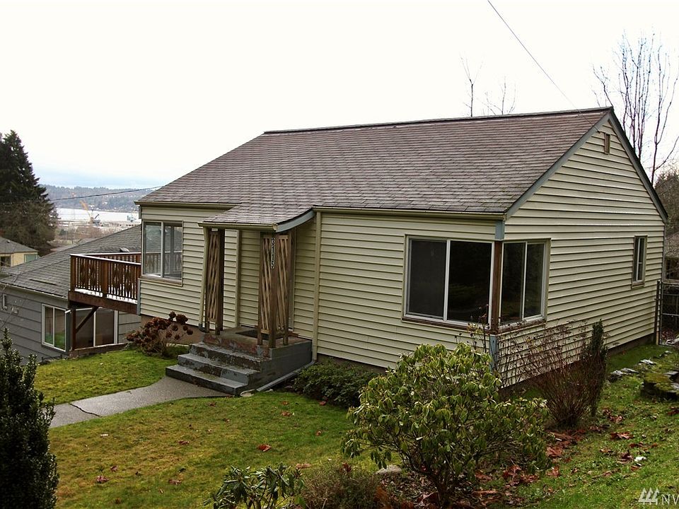 1st image of 3115 1st St