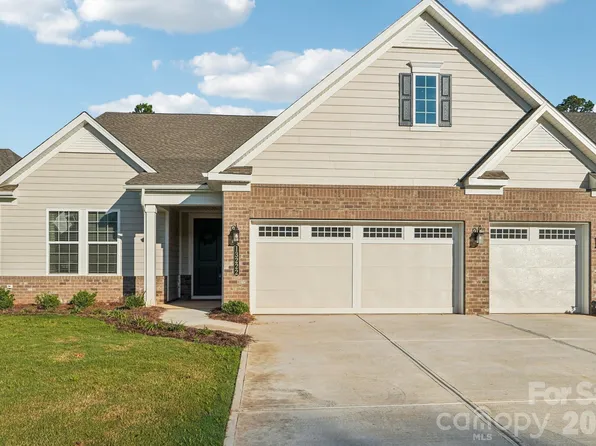 13222 Cozy Ct, Charlotte, NC 28215