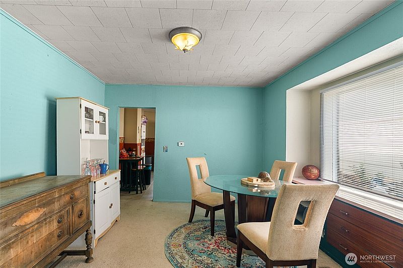 5th image of 604 Simpson Avenue