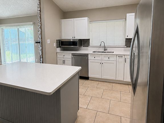 5th image of 809 Wellsford Way