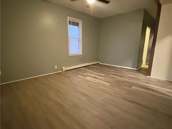 4th image of 250 Grote St #1