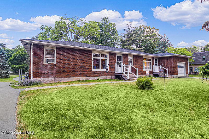 2nd image of 19 Maple Road