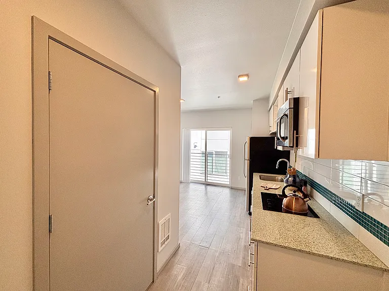 3633 Linden Ave N — Photo 8